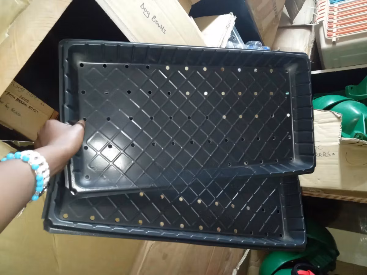Drainage-Hole Trays for Garden Plants - With Holes