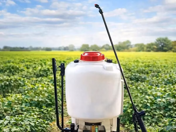 Farmate Backpack Sprayer 15L - White Red - Manual - New