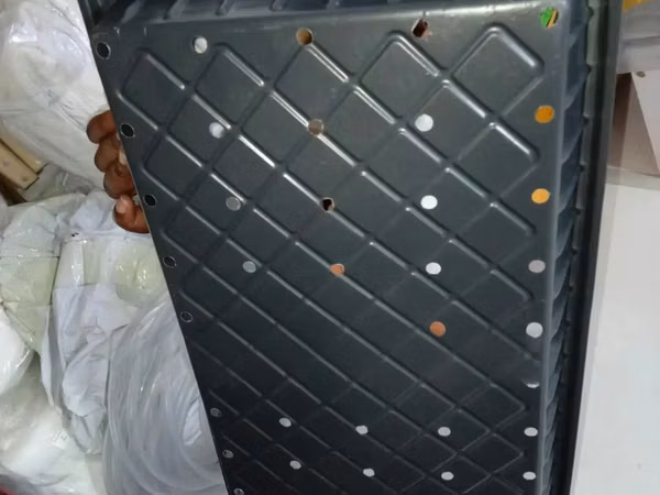 Open-Pattern Hydroponic Growing Trays With Holes